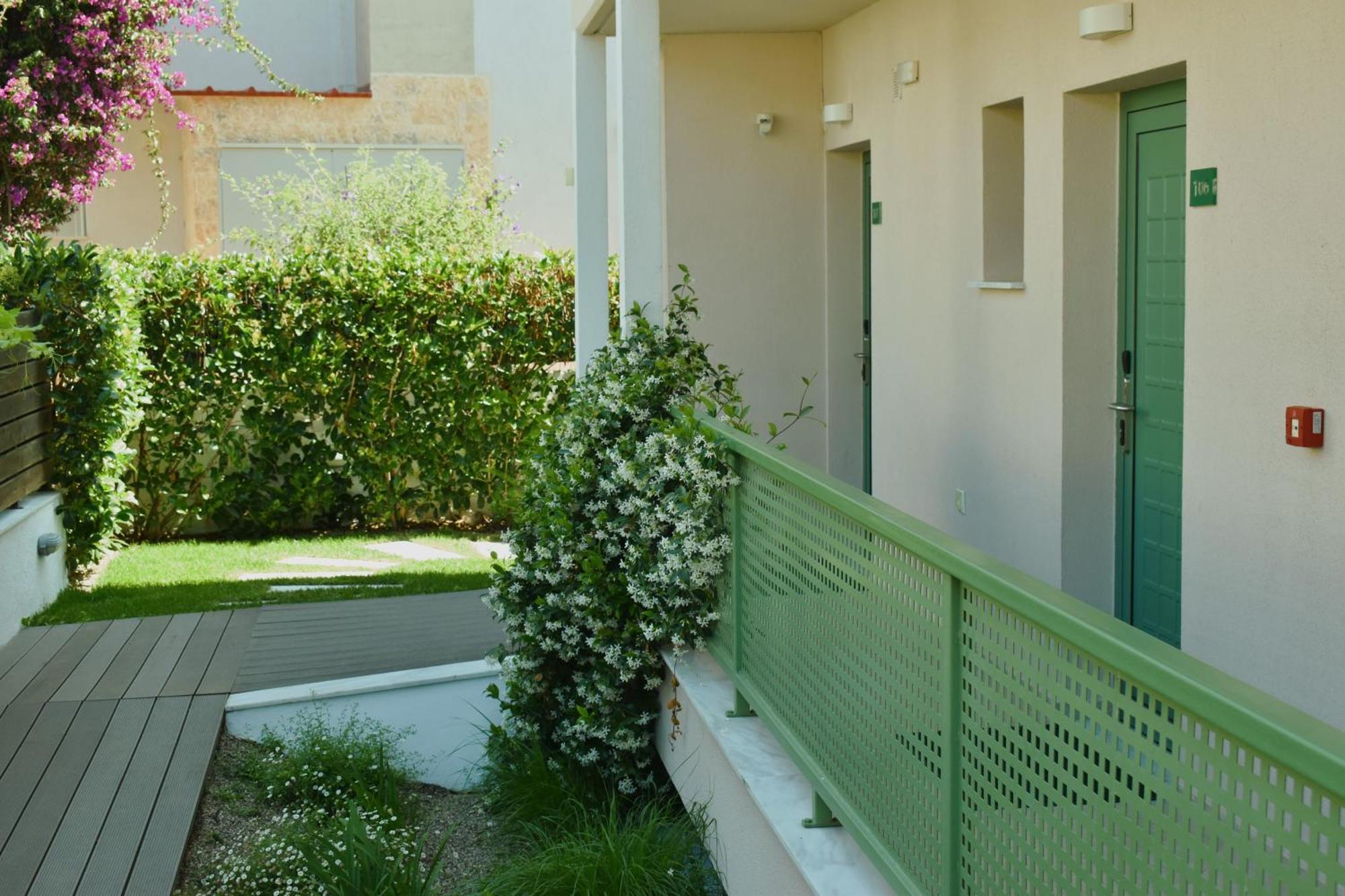Alegria Suites Nikiti  Exterior photo